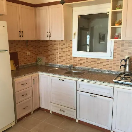 Gun Batimi Manzarali 2+1 Apart Daire Havuzlu Apartment